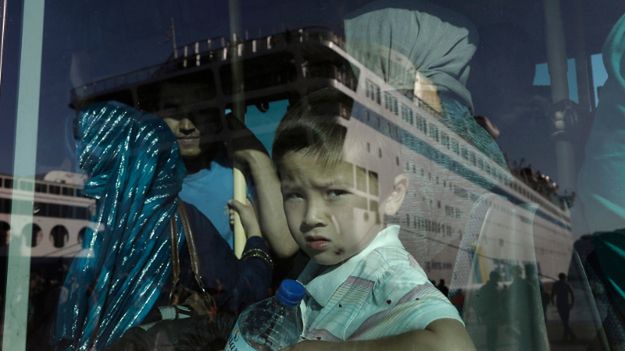 Mały afgański uchodźca w Grecji