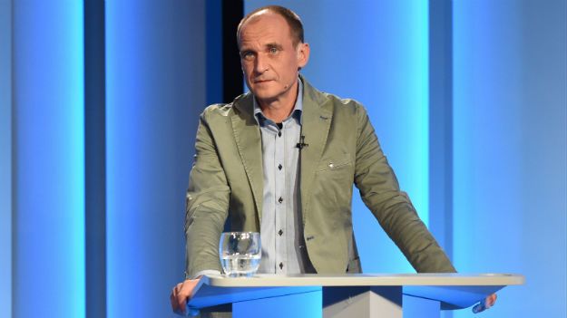 Paweł Kukiz podczas debaty prezydenckiej w studiu TVP w Warszawie