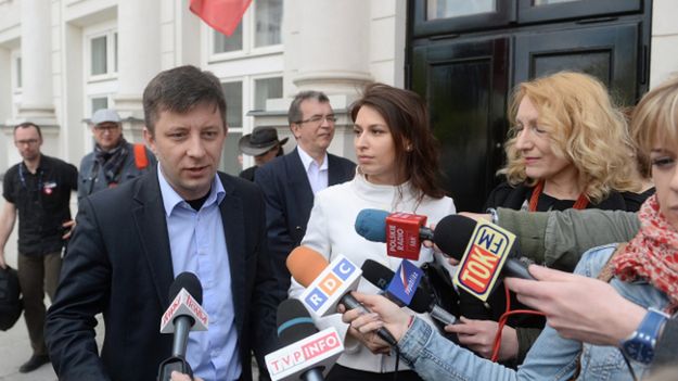 Michał Dworczyk oraz przedstawiciele Polaków z Donbasu spotkali się z dziennikarzami przed Pałacem Prezydenckim