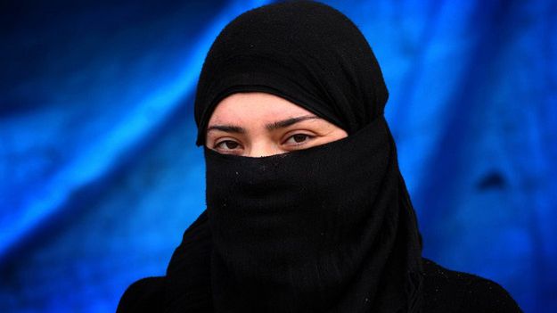 Iracka jazydka, która uciekła przed dżihadystami do obozu na terenach kurdyjskich