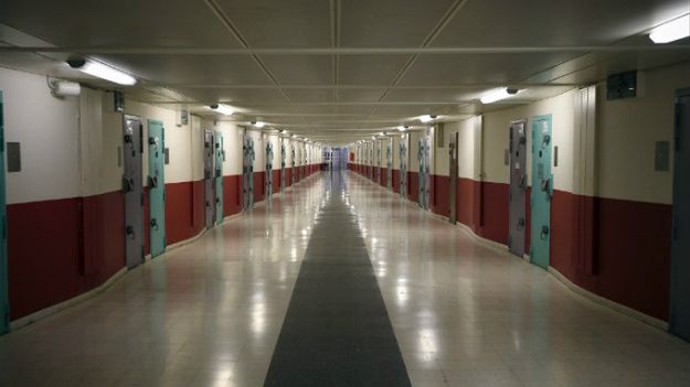 Więzienie Fleury-Merogis pod Paryżem, w którym wyrok odsiadywał Cherif Kouachi.