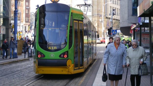 Po Poznaniu kursują dziś tramwaje marki Moderus Beta wyprodukowane przez Modertrans.
