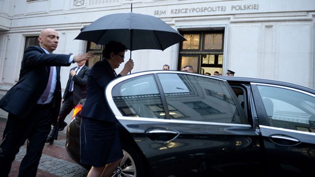 Ewa Kopacz w drodze z Sejmu do Pałacu Prezydenckiego, gdzie złożyła dymisję