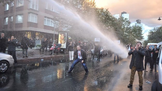 Protesty przeciwko rządowi i prezydentowi w Stambule 28 października