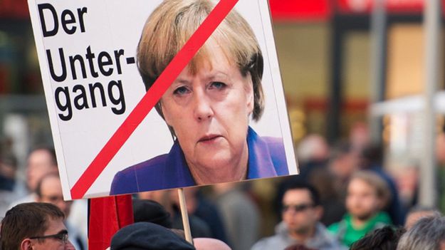 Demonstracja przeciwko polityce Angeli Merkel