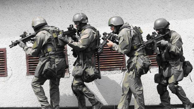 Antyterroryści podczas ćwiczeń