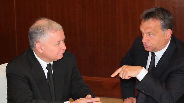 Jarosław Kaczyński rozmawia z premierem Węgier Viktorem Orbanem, 2010 r.