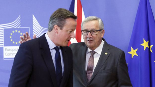 David Cameron (L) i Jean-Claude Juncker