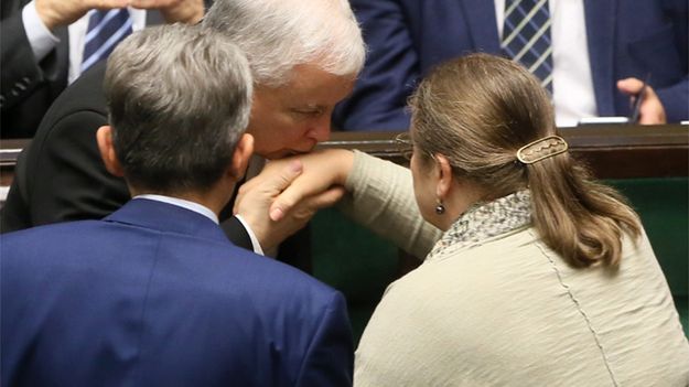 Jarosław Kaczyński z posłem Stanisławem Piotrowiczem i posłanką Krystyną Pawłowicz