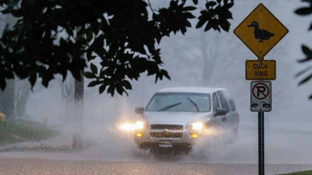 Ulewne deszcze w Avondale Estates w stanie Georgia