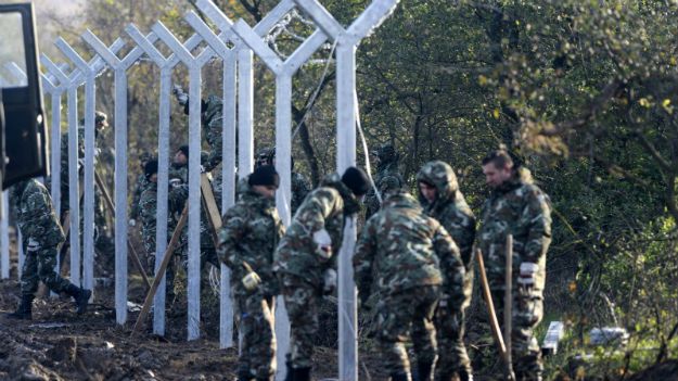 Macedońscy żołnierze przy południowej granicy z Grecją