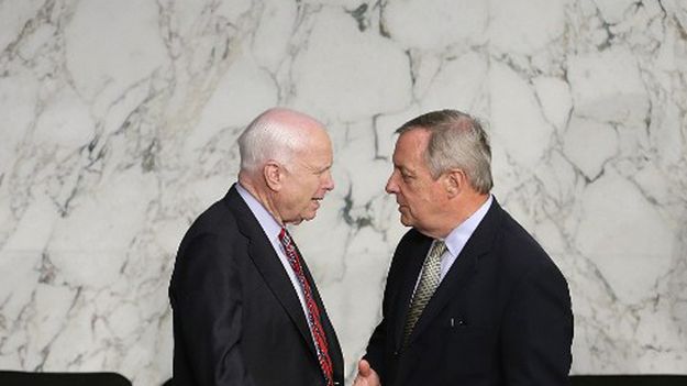Republikanin John McCain i demokrata Richard Durbin.