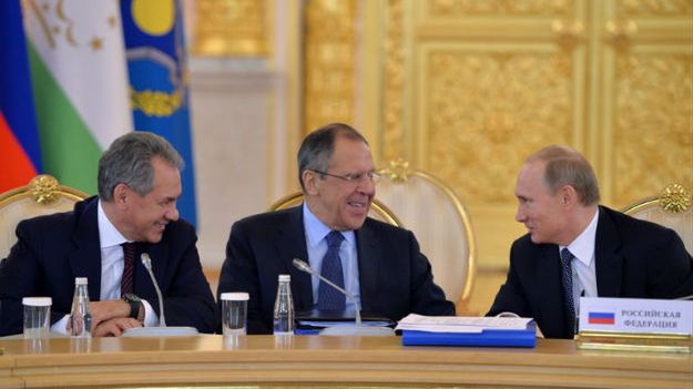 Od lewej: minister obrony Siergiej Szojgu, szef MSZ Siergiej Ławrow, prezydent Władimir Putin