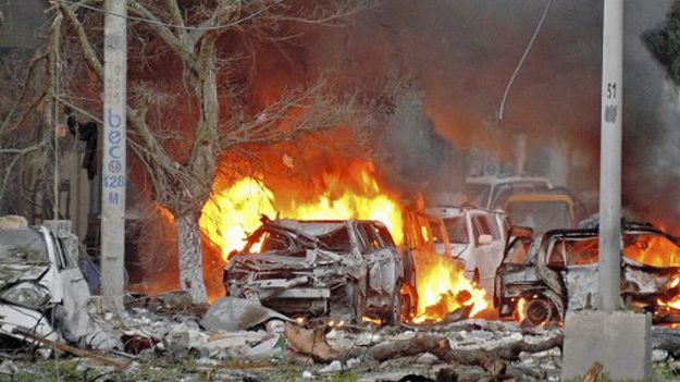 Miejsce ataku bombowego Al-Szabaab w Mogadiszu; czerwiec 2016 r.