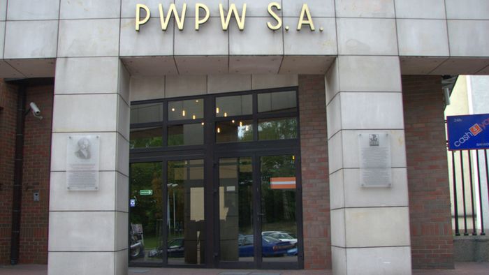Wejście do gmachu PWPW
