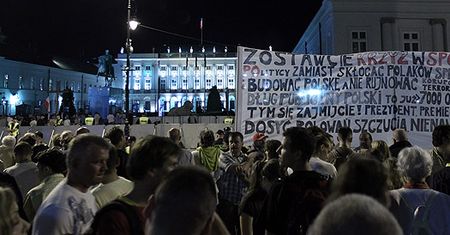 Napięta sytuacja przed Pałacem