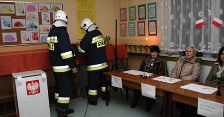 Głosowanie przy świecach