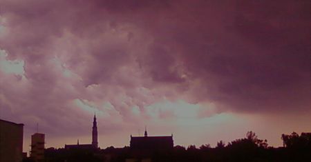Ciemne chmury nad Polską