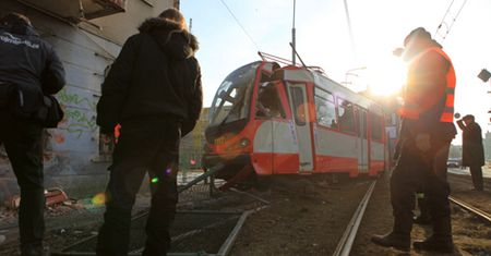 Tramwaj wjechał w dom