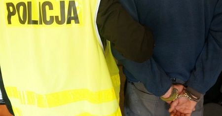 Pijany strzelił w kierunku drzwi z wiatrówki. Przebił wizjer i trafił sąsiada w oko