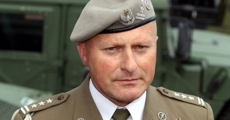 Echa dymisji gen. Jerzego Guta. Na Twitterze zawrzało