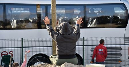 Francja: zakończono ewakuację nieletnich z "dżungli" w Calais