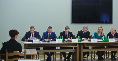 Komisja ws. Amber Gold przesłuchuje świadków. Zeznawała policjantka Katarzyna Tomaszewska-Szyrajew