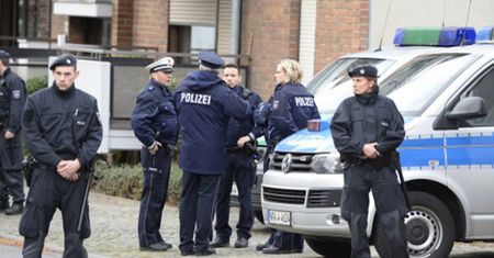 19-latek z Hanoweru znalazł w mieszkaniu noworodka w walizce. Obok był szkielet drugiego dziecka