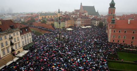 "Czarny protest". Manifestacje w wielu miastach w Polsce. Ile osób wzięło udział w demonstracjach?