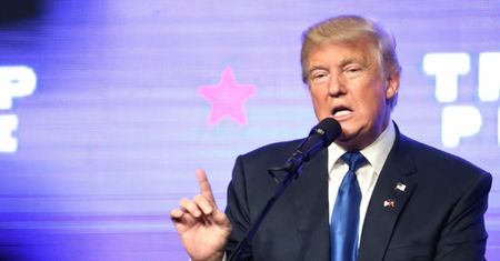 Kolejny sarkastyczny dowcip Trumpa odebrany jako wezwanie do użycia przemocy