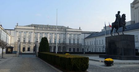 Gdzie jest prezydent Andrzej Duda? Poseł PiS: Pewnie pracuje w Pałacu