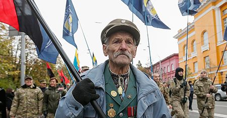 "Bandera naszym bohaterem" - ulicami Kijowa przeszedł Marsz Chwały poświęcony UPA