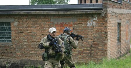 Dostaje się jeden na dziesięciu. Były operator GROM-u Naval zdradza kulisy selekcji do elitarnej jednostki