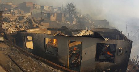 Chile: gigantyczny pożar lasów. 5 miejscowości w płomieniach