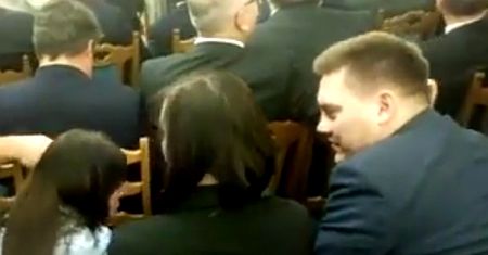 Burza po ujawnieniu nagrań z Sali Kolumnowej. Opozycja: były tam osoby, które nie są posłami