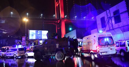 Relacje świadków ataku w Stambule. Trwa pościg za terrorystą