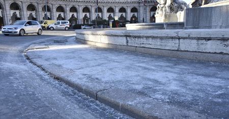 "Corriere della Sera": dwaj polscy bezdomni zmarli z zimna we Florencji i Mediolanie