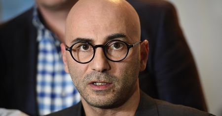 "Te prace wykonywali wolontariusze". Szumełda o fakturach Kijowskiego