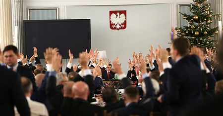 Polacy chcą powtórzenia głosowania ws. ustawy budżetowej. Sondaż IBRiS
