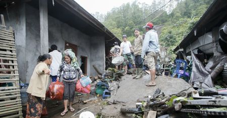 Dramat na wyspie Bali: pod zwałami ziemi zginęło kilkanaście osób, w tym troje dzieci