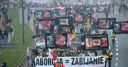 Temat zakazu aborcji znów wrócił do Sejmu. Posłowie zajmą się nim w styczniu