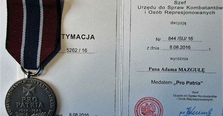 Pro Patria dla płk Adama Mazguły. Według Bartłomieja Misiewicza, nie ma prawa nosić munduru WP