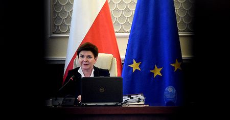 Witold Olech - tajemniczy doradca premier Beaty Szydło. Przez cały czas działa w jej cieniu, jest szarą eminencją krakowskiego PiS