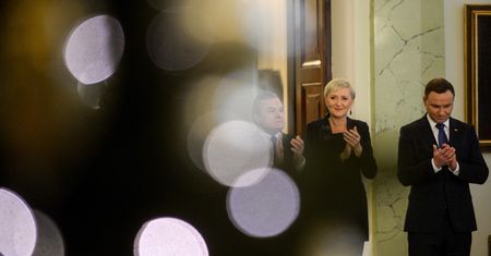 Sondaż CBOS - Duda? Zadowolonych jest więcej, ale niezadowolonych przybywa