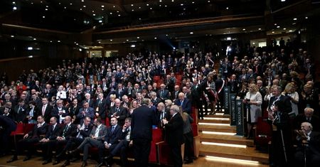 Andrzej Rzepliński przywitany owacjami na stojąco. Marek Magierowski: to już nie są koledzy po fachu pana prezydenta