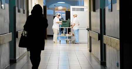 Iława: dziecko zmarło w łonie matki. Jest śledztwo w sprawie. Współpraca z lekarzem zawieszona