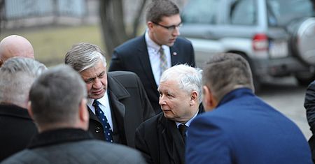 Poparcie dla Prawa i Sprawiedliwości bez zmian, rośnie Platformie Obywatelskiej