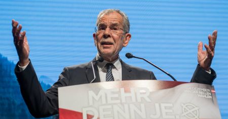Alexander Van der Bellen wygrywa wybory prezydenckie w Austrii. Oto wstępne wyniki drugiej tury