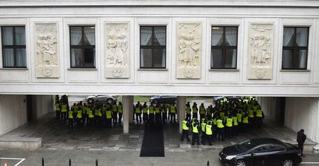 CBOS: 61 proc. - PiS nadużywa władzy