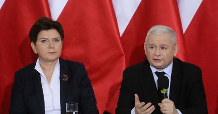 Jarosław Kaczyński i premier Beata Szydło na wspólnej konferencji. Prezes PiS: wyciągamy rękę do zgody, ale warunkiem jest powrót do normalnej pracy parlamentu